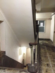 奥野ビル 階段